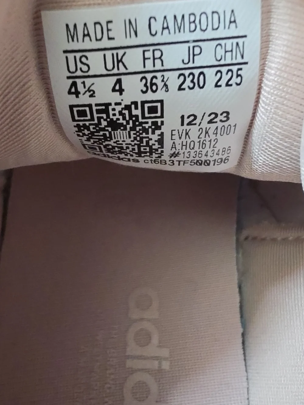 Adidas Originals Ozelia J Sneakers in Soft Blush